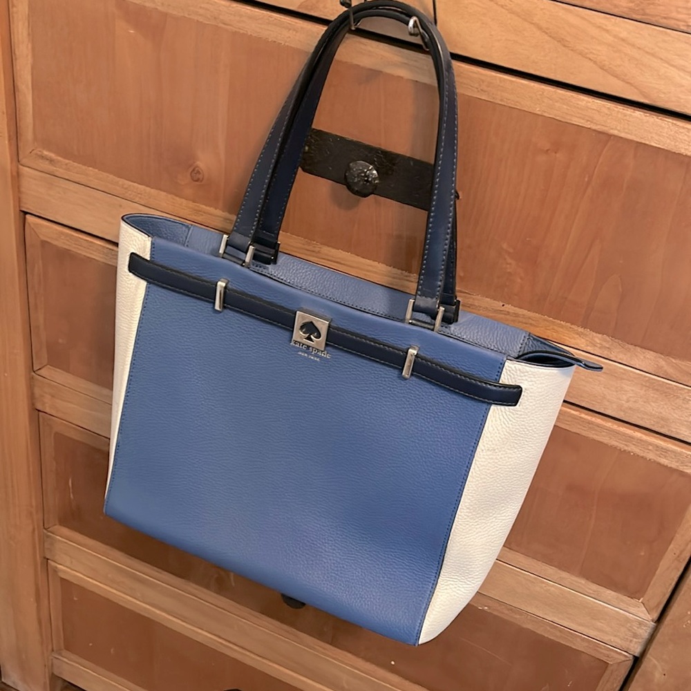 Pebbled Leather Kate Spade Blue/Navy/Creme bag in Great Condition